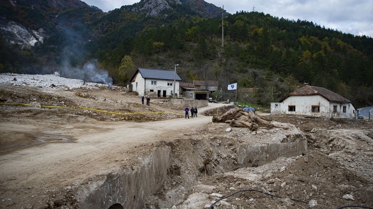 Bosna Hersek'teki Sel Felaketi Sonrası Hasar Giderme Çalışmaları Devam Ediyor