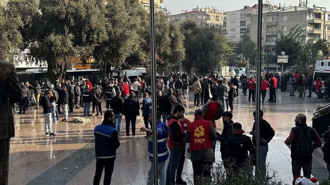 Buca Belediyesi'nde İşçiler Greve Gitti