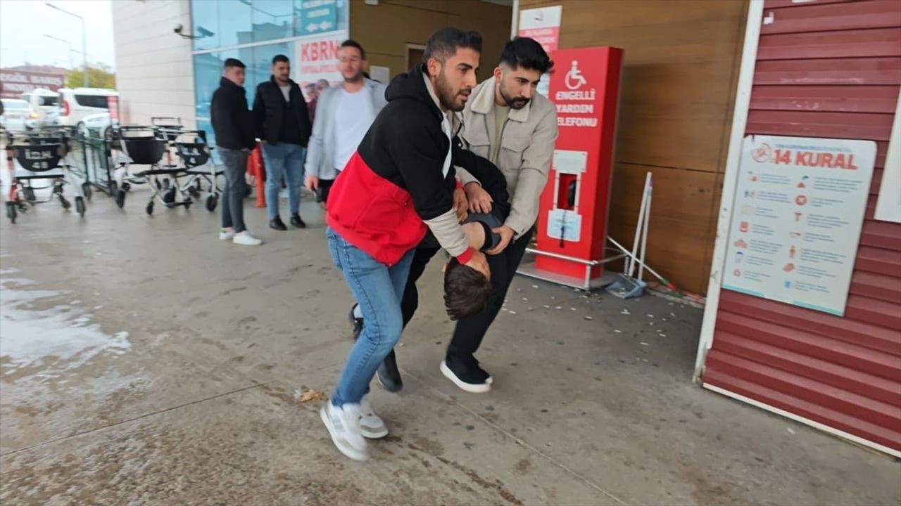 Bursa'da Genç, Dedesini Bıçakla Yaraladı: Tutuklandı