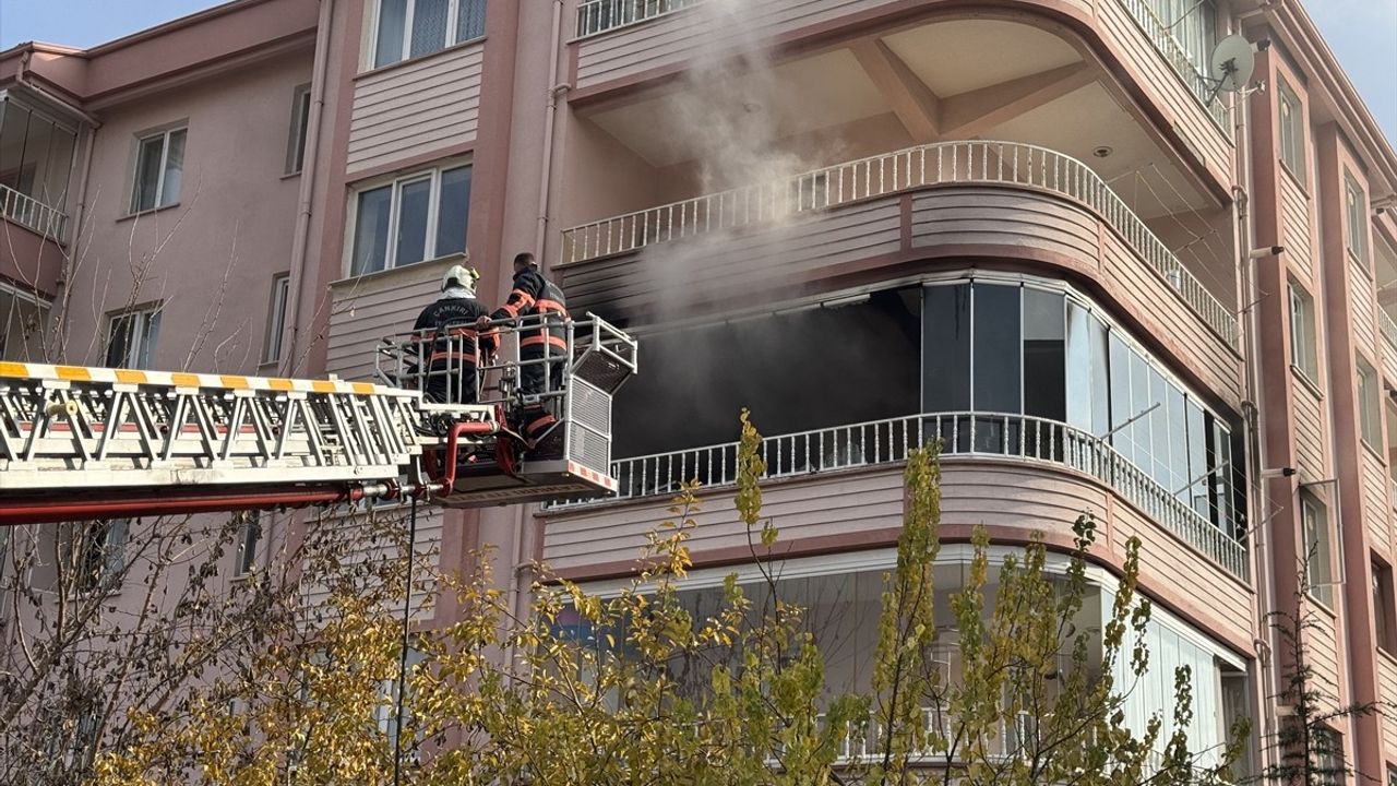 Çankırı'da Apartman Yangını: 3 Kişi Dumandan Etkilendi