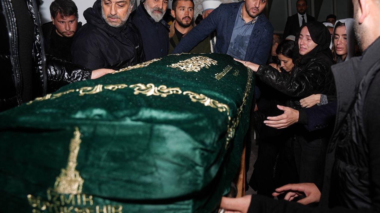 CHP Genel Başkanı Özgür Özel, Onur Günay'ın Cenaze Törenine Katıldı