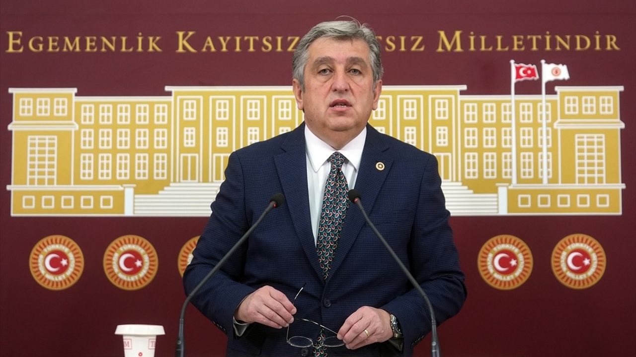 CHP'li Murat Çan, Tıp Fakültelerinde Kontenjan Orantısızlığını Eleştirdi