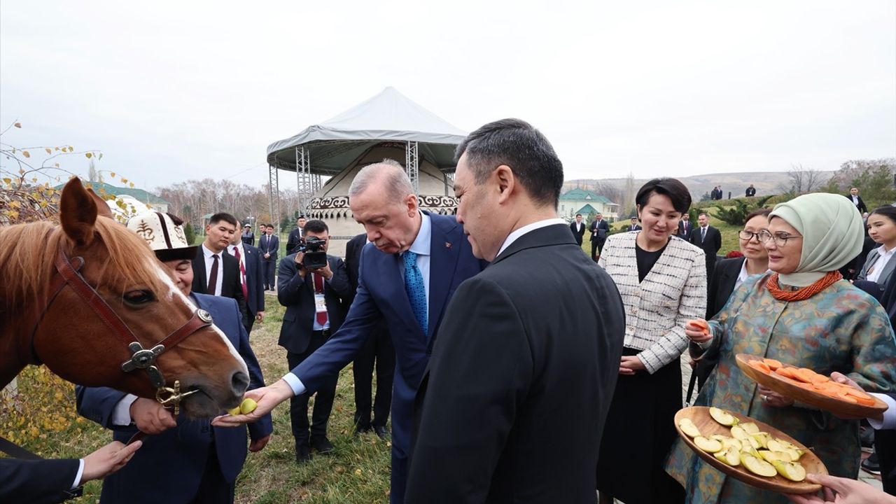 Cumhurbaşkanı Erdoğan'dan Kırgızistan'a Togg Hediyesi