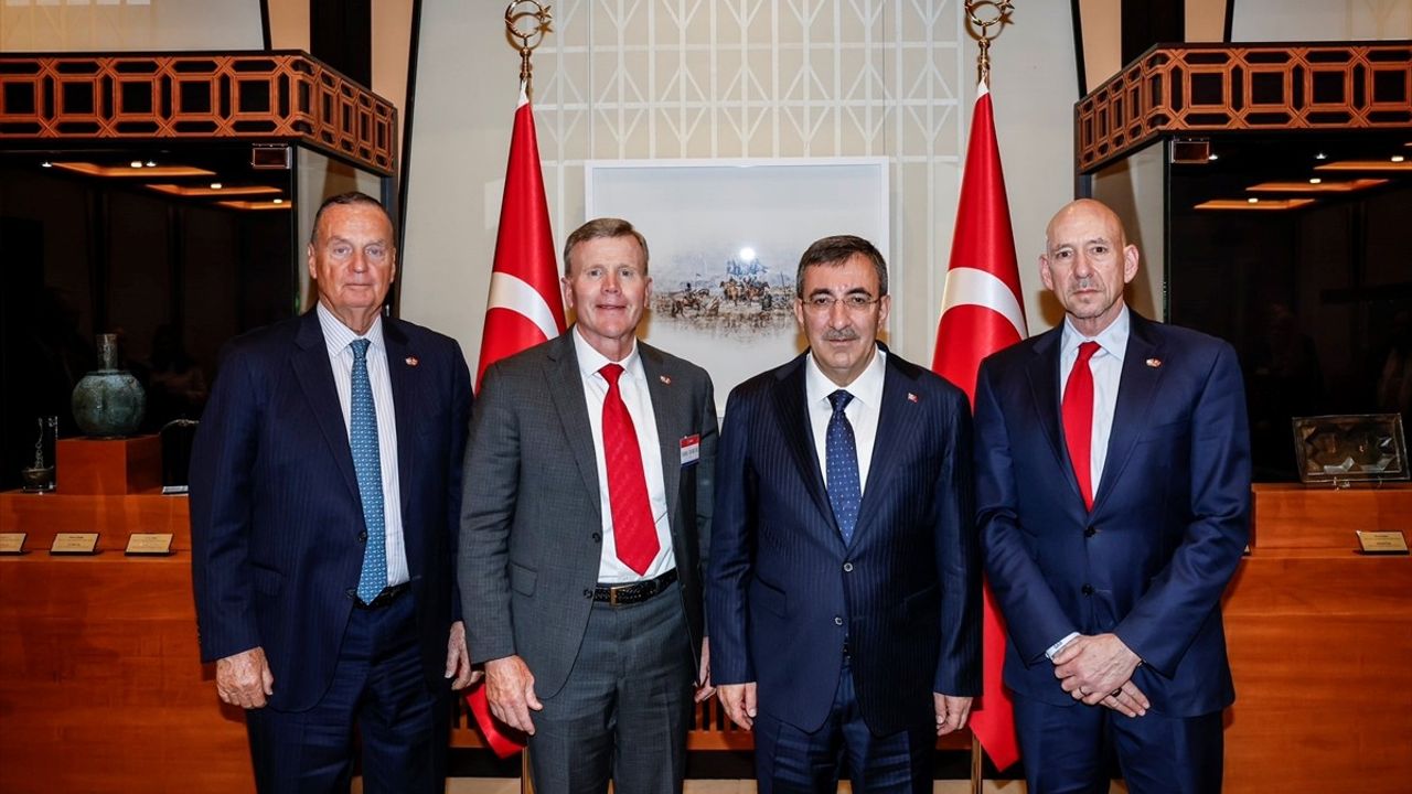 Cumhurbaşkanı Yardımcısı Yılmaz, American Turkish Business Roundtable Üyelerini Ağırladı