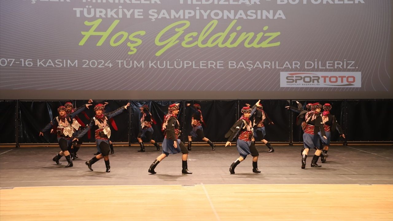 Denizli'de Halk Oyunları Kulüpler Türkiye Şampiyonası Tamamlandı