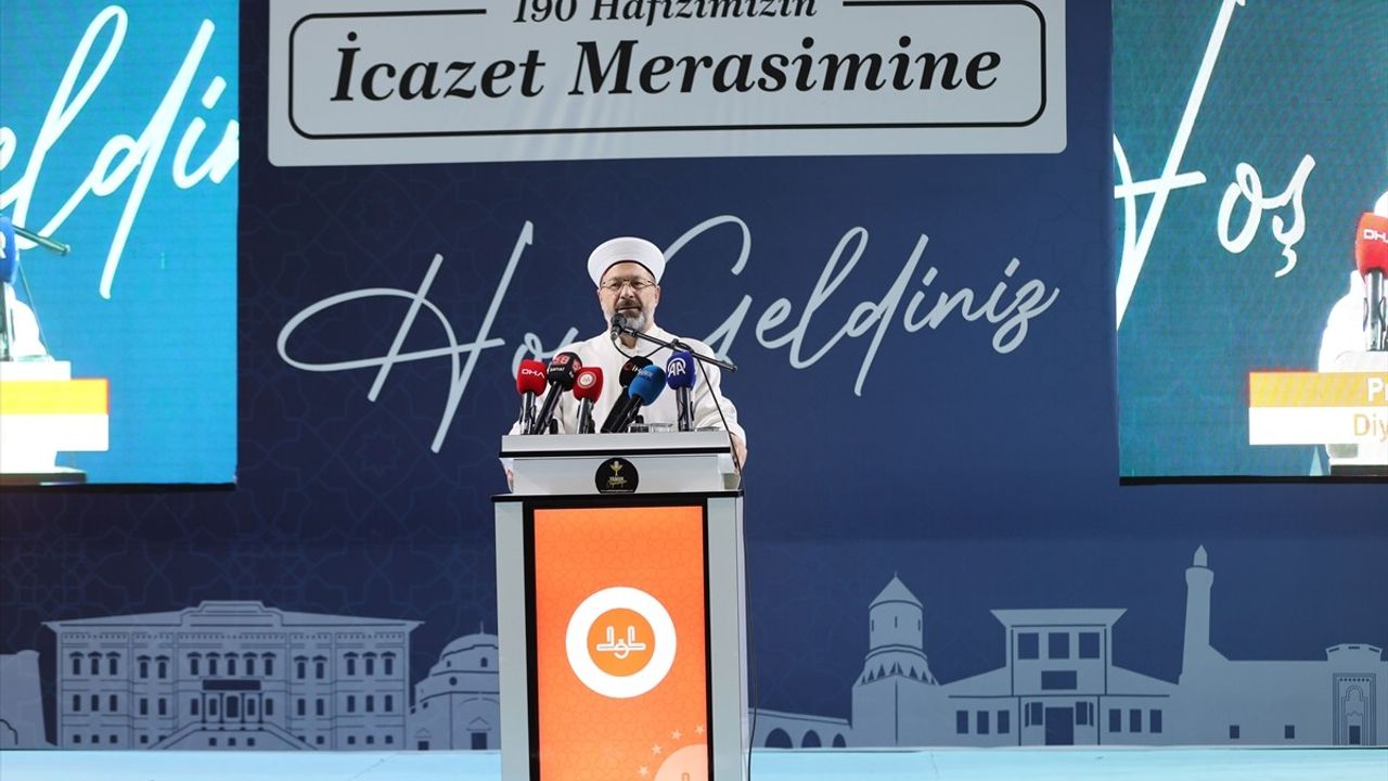 Diyanet Başkanı Erbaş: Kudüs'te Soykırım Yapılıyor