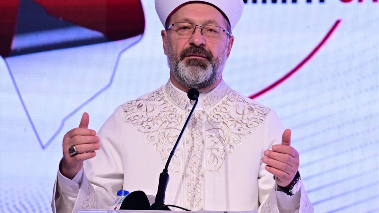 Diyanet İşleri Başkanı Erbaş, Gazze İçin Uluslararası Zirvede Seslendi