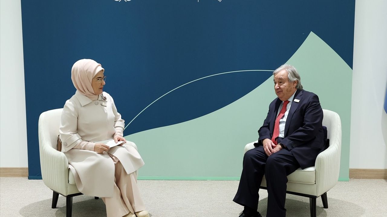 Emine Erdoğan, COP29'da BM Genel Sekreteri Guterres ile Görüştü