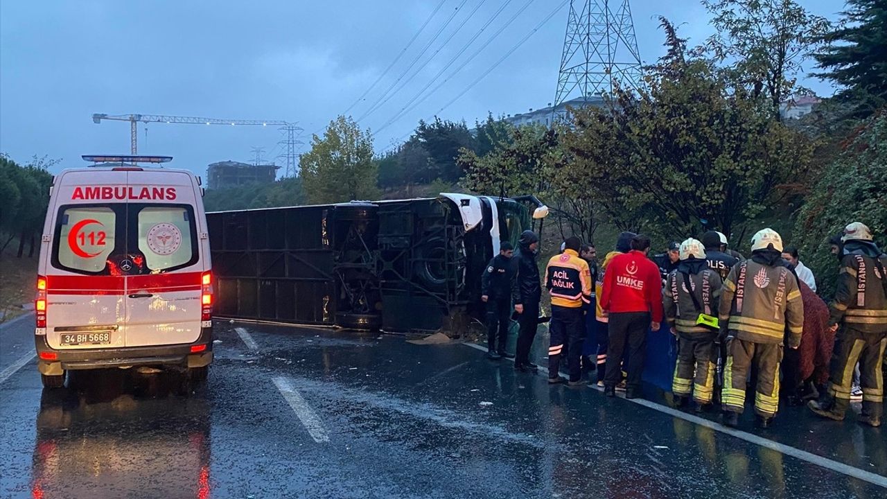 Esenler'de Yolcu Otobüsü Devrildi: 2 Ölü, 15 Yaralı