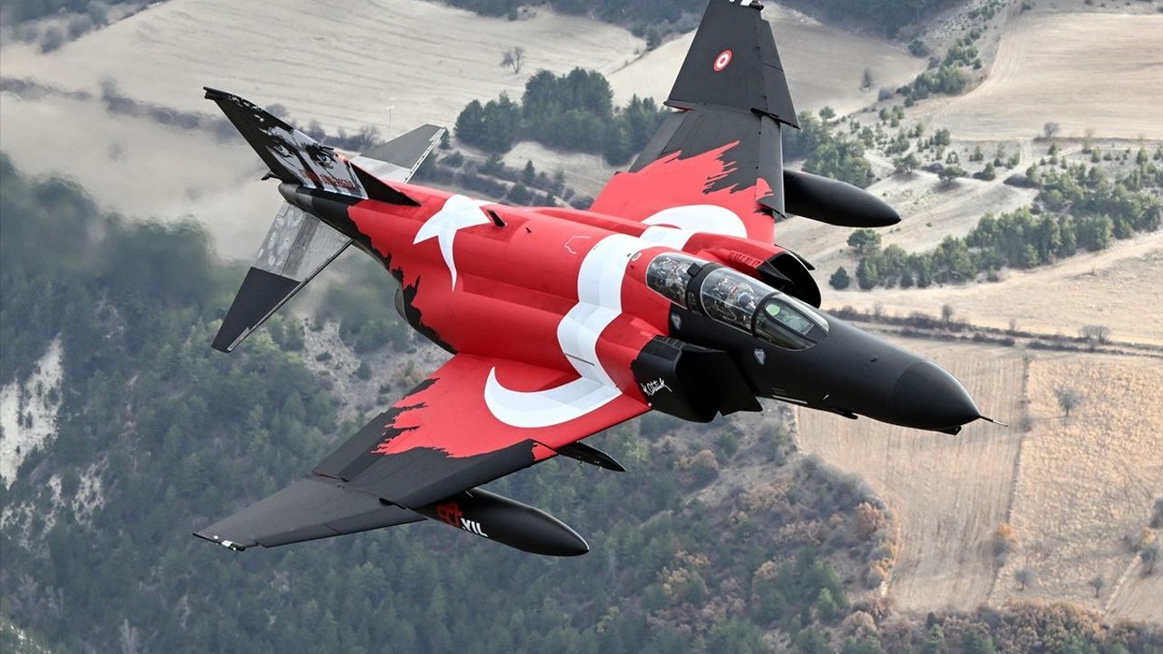 Eskişehir'de F-4E Phantom Uçaklarıyla Taarruz Eğitimi Düzenlendi