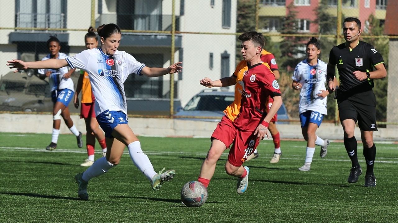 Galatasaray Petrol Ofisi, Hakkarigücü’nü Deplasmanda 2-1 Yenerek 3 Puan Aldı