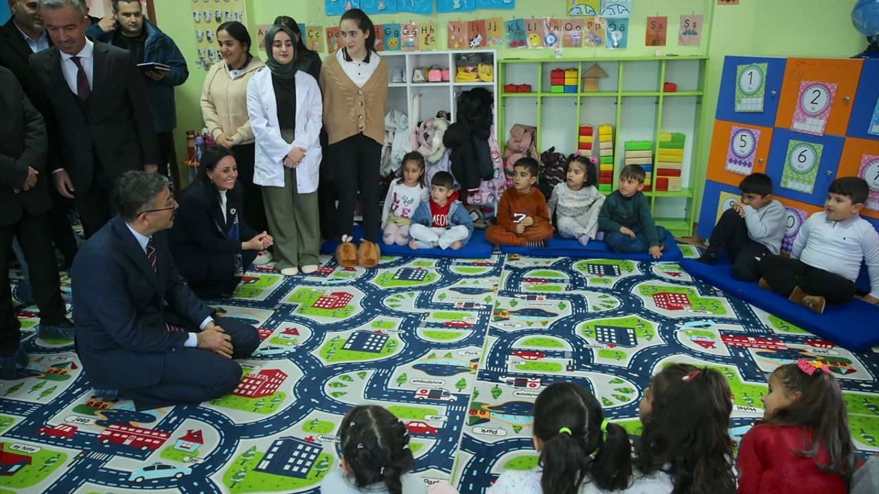 Hakkari'de Şehit Bebek ve Çocuklar Anısına Kütüphane Açıldı