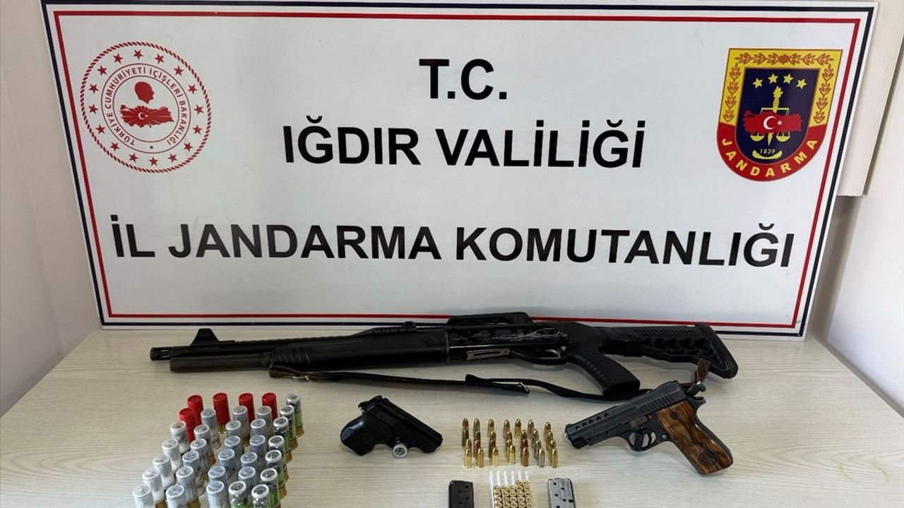 Iğdır'da Silah ve Akaryakıt Kaçakçılığı Operasyonu: 3 Gözaltı