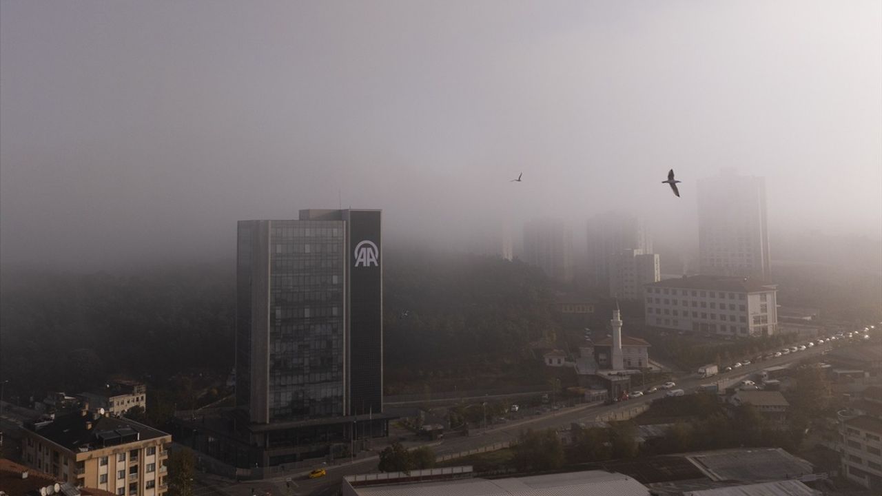 İstanbul'da Sabah Saatlerinde Yoğun Sis Etkili Oldu