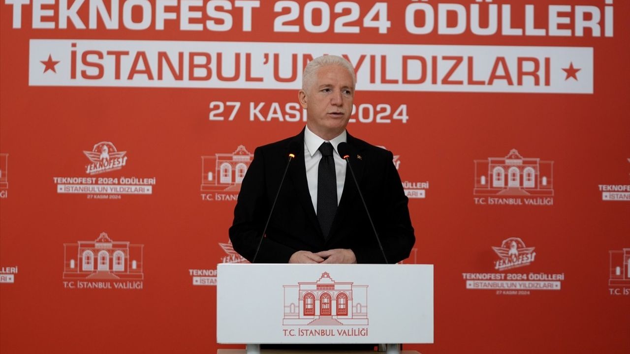 İstanbul Valisi Gül'den TEKNOFEST 2024 Dereceye Giren Öğrencilere Hediye