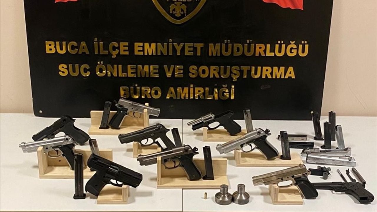 İzmir'de Uyuşturucu ve Silah Ticareti Operasyonu: 3 Zanlı Tutuklandı