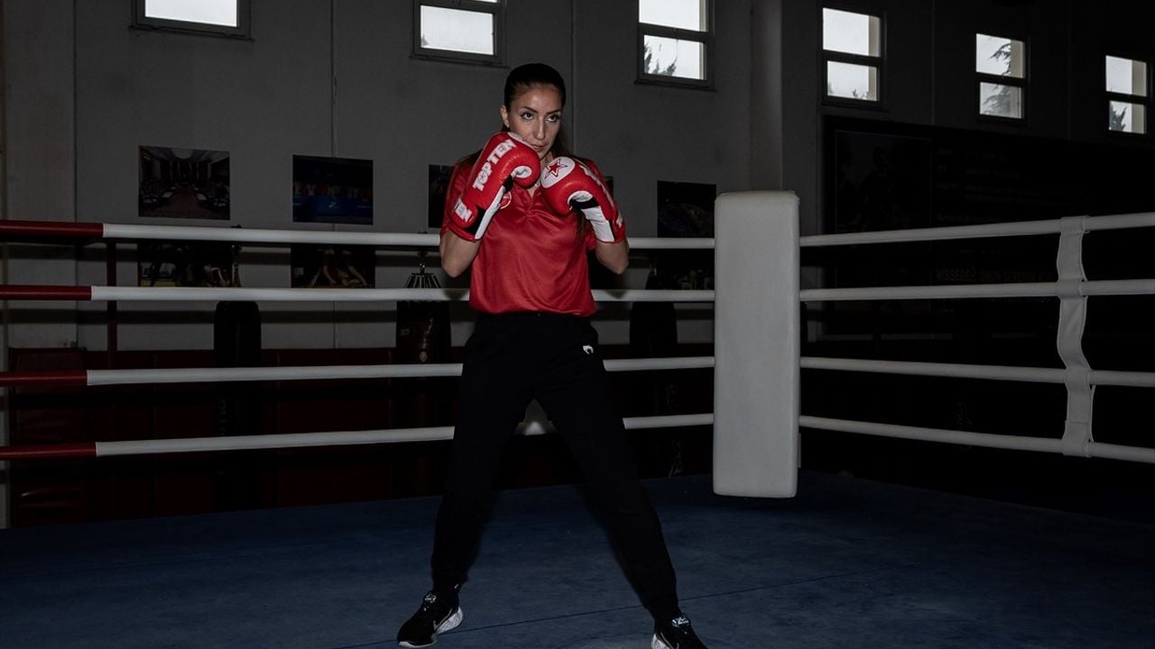 Kadın Subaylar Avrupa Kick Boks Şampiyonası'nda Altın Madalyalarla Döndü