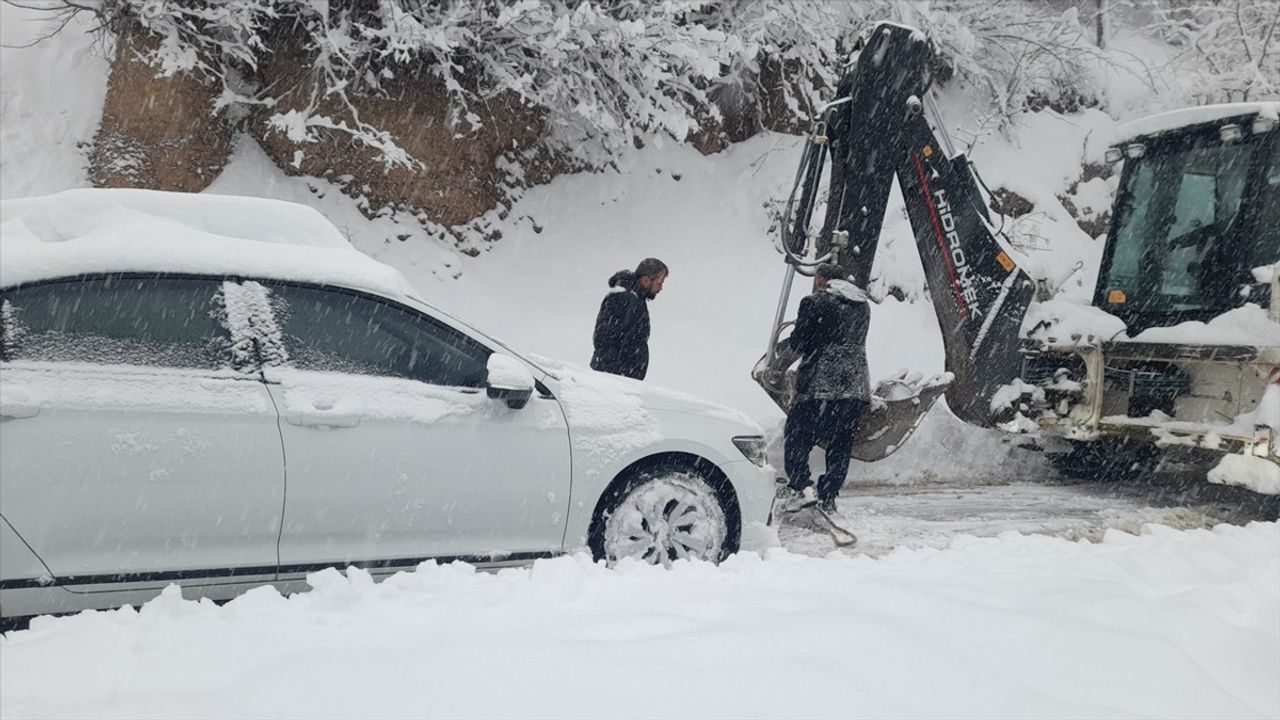 Karadeniz'de Kar Mağdurlarına Kurtarma Operasyonu