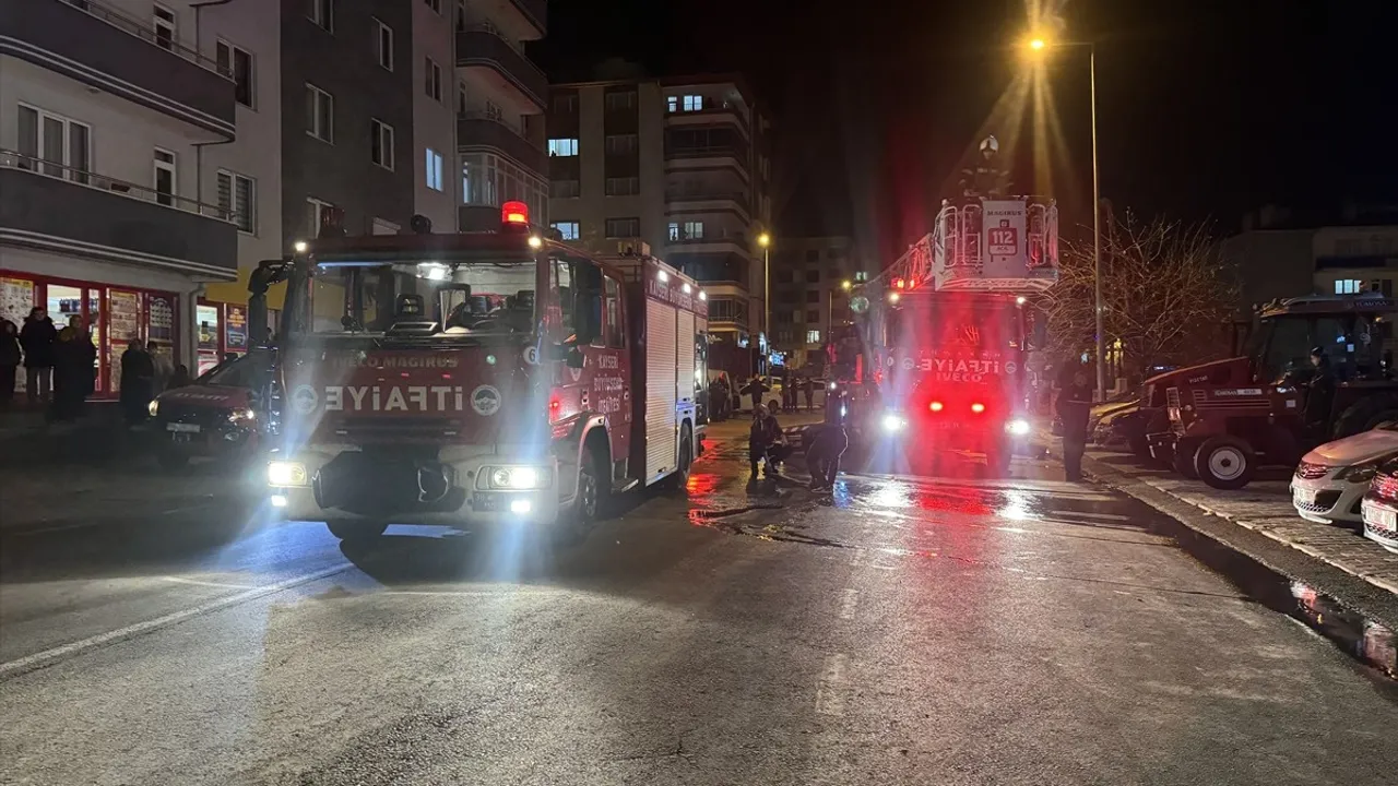 Kayseri'de Psikolojik Sorunları Olan Kişi Evini Yaktı