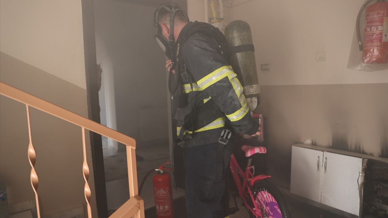 Kırklareli'nde Apartman Çatısında Yangın: Bir Yaralı