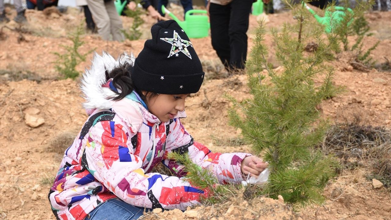 Konya'da '81 İlde 81 Orman' Projesi ile Fidanlar Toprakla Buluştu