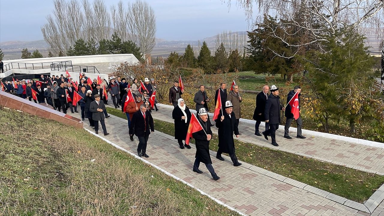 KTMÜ Öğrencilerinden Tarihe Saygı: Bağımsızlık İçin Hayatını Kaybedenler Anıldı