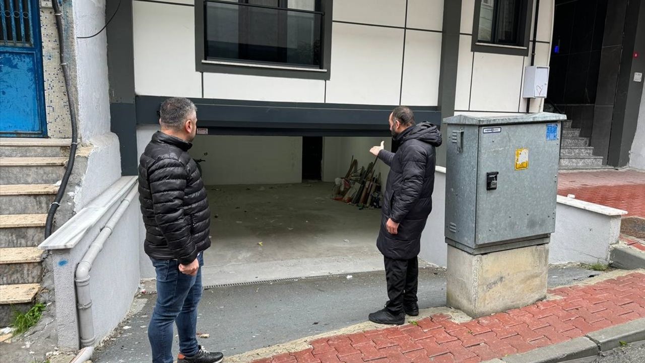 Küçükçekmece'de Elektrik Panosu Sorunu Apartman Sakinlerini Mağdur Ediyor