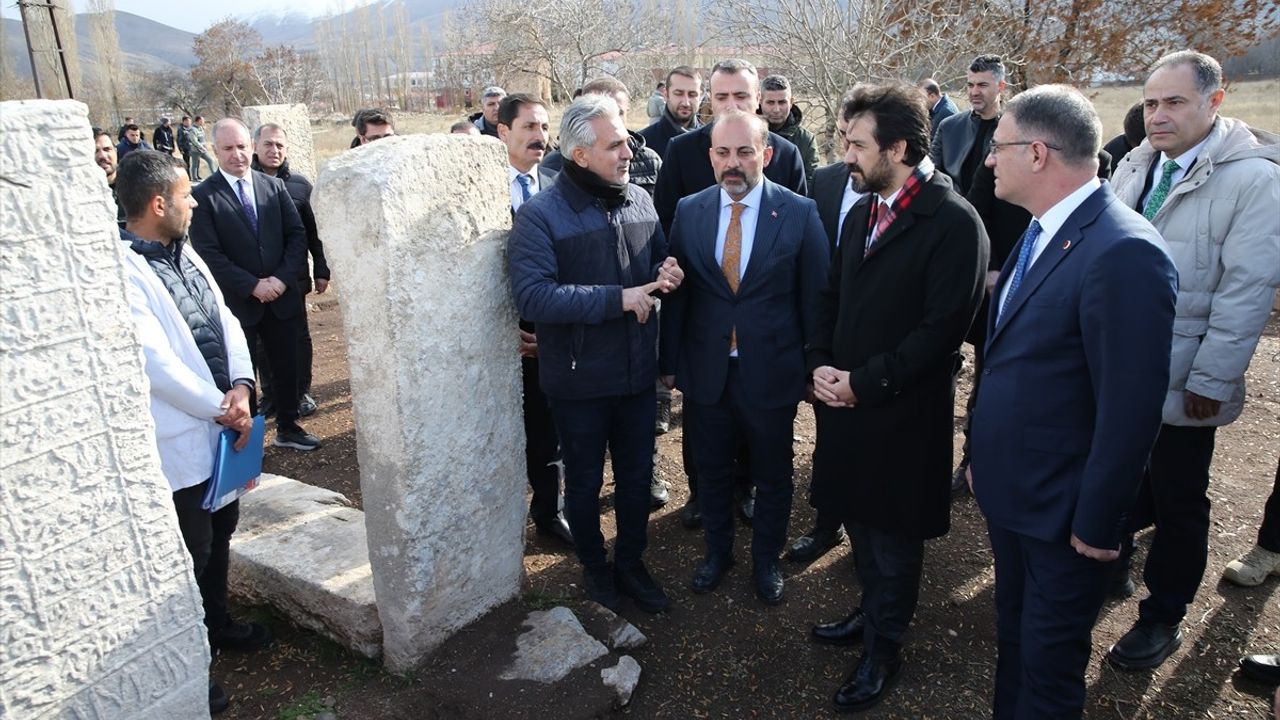 Kültür ve Turizm Bakan Yardımcısı Mumcu, Van'da Kütüphane Açılışında Önemli Açıklamalarda Bulundu