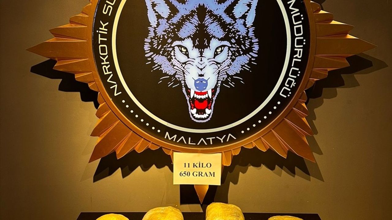 Malatya'da 11 Kilo Skunk Ele Geçirildi, 3 Kişi Tutuklandı