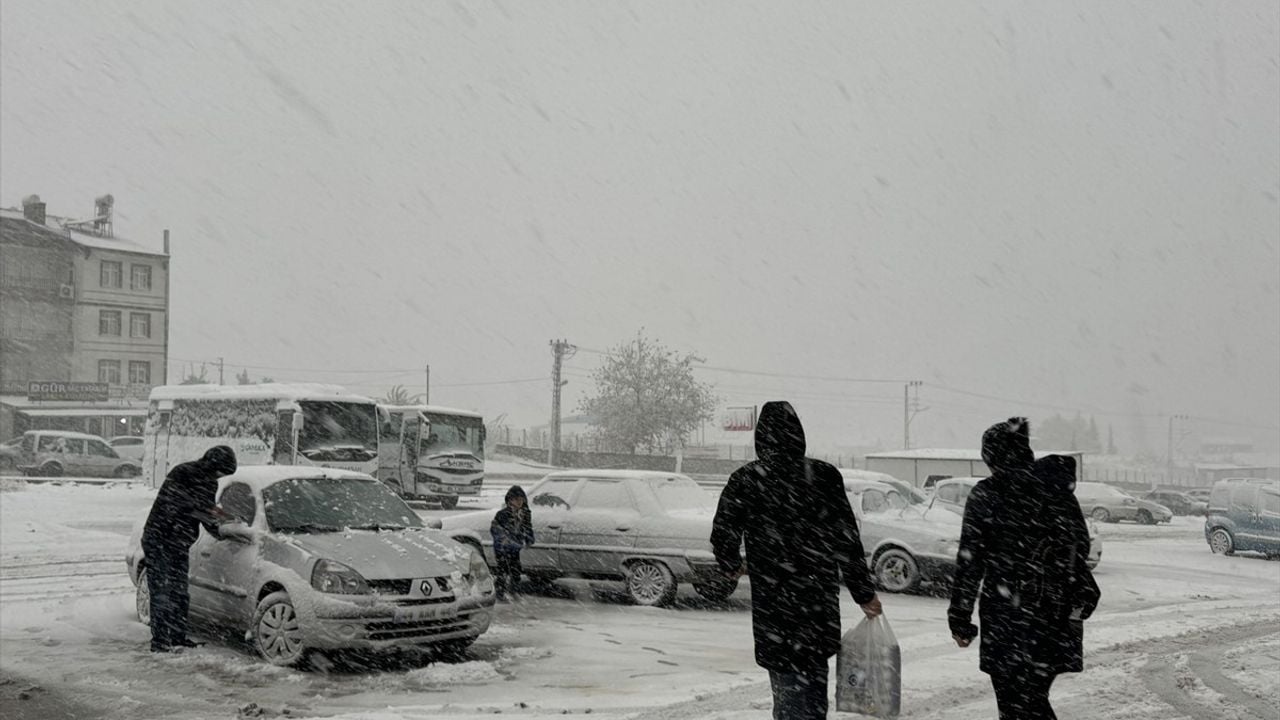 Malatya'da Kar Yağışı Hayatı Olumsuz Etkiledi