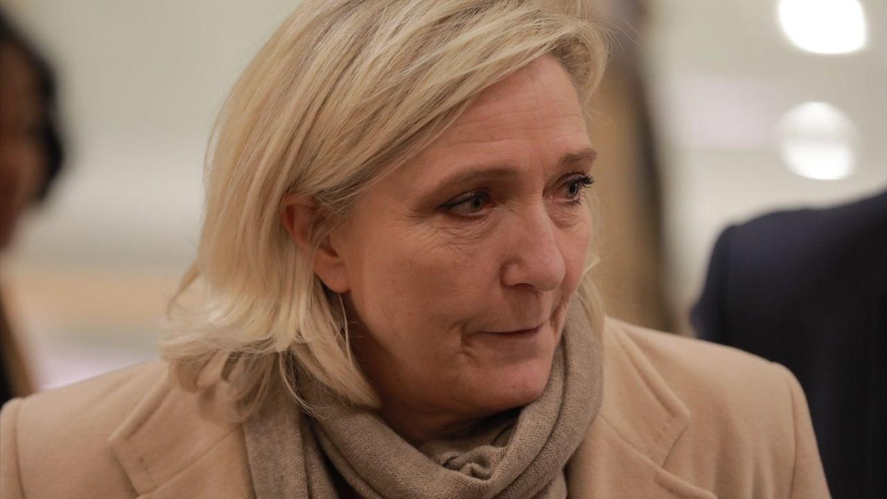 Marine Le Pen'in Yargılanması: Karar Tarihi 31 Mart 2025'te Açıklanacak