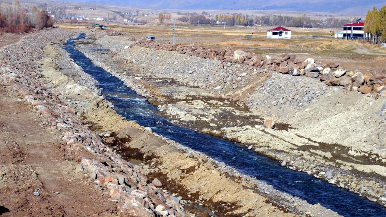 Muş'ta Tarım Arazileri Taşkın Riskine Karşı Korunuyor