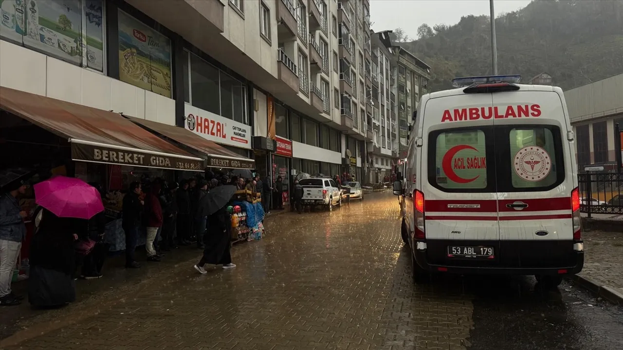 Rize'de Heyelan: 1 Ölü, 4 Yaralı