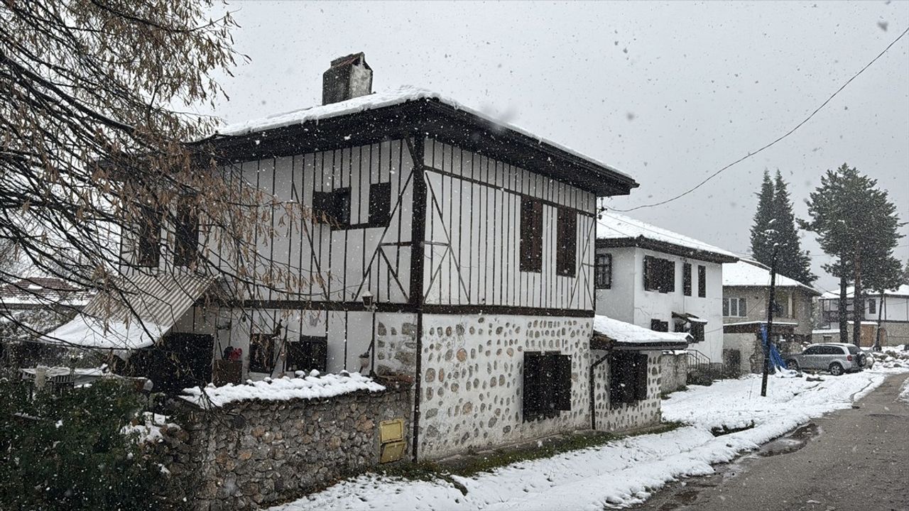 Safranbolu'da Karla Kaplı Tarihi Güzellikler