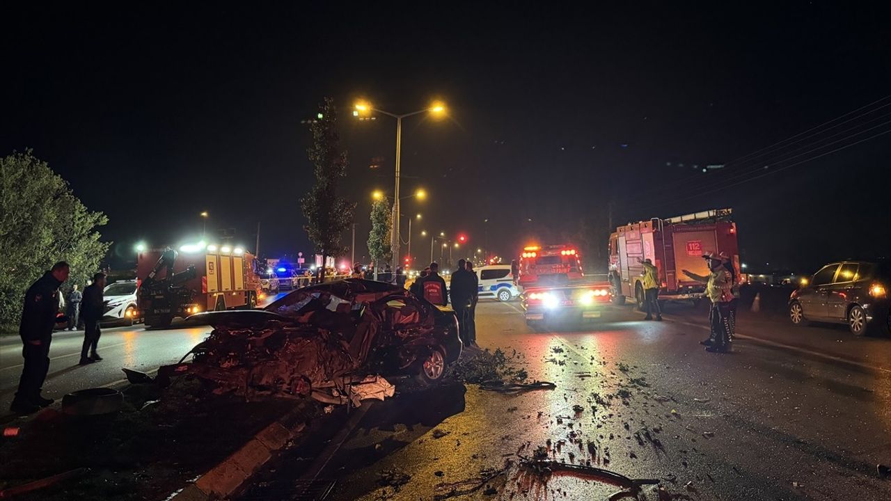 Sakarya'da 4 Araçlı Kaza: 1 Ölü, 3 Yaralı