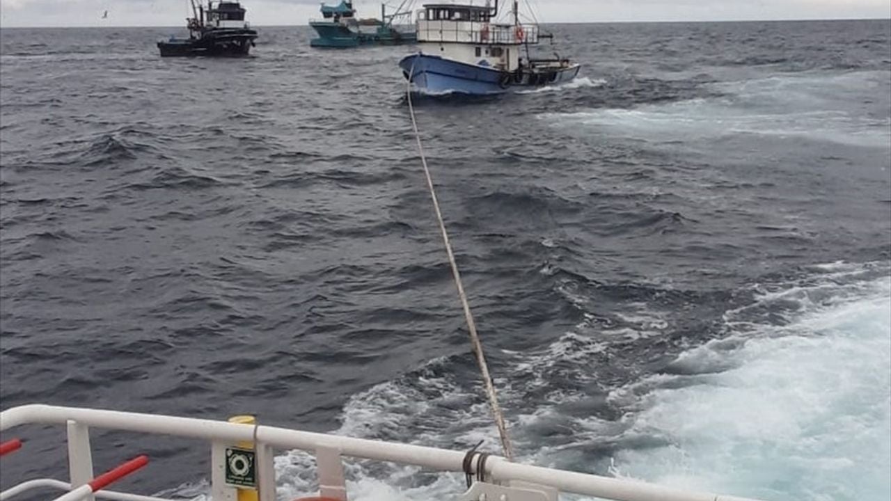 Sarıyer Açıklarında Batma Tehlikesi Geçiren Balıkçı Teknesi Kurtarıldı