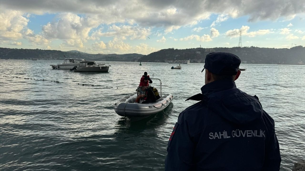 Sarıyer'de Denize Düşen İki Kişi İçin Arama Çalışmaları Devam Ediyor