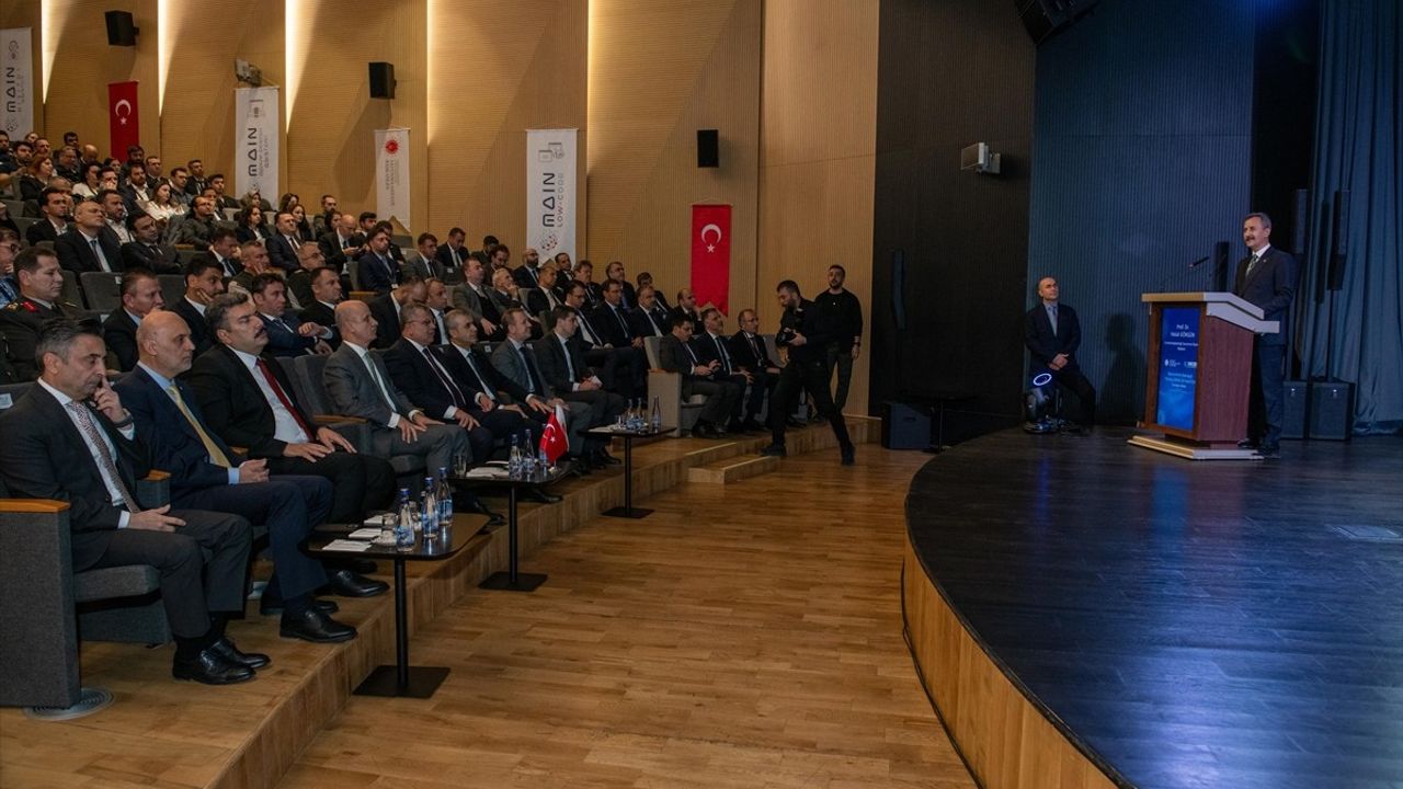 Savunma Sanayii Yapay Zeka Zirvesi Ankara'da Başladı