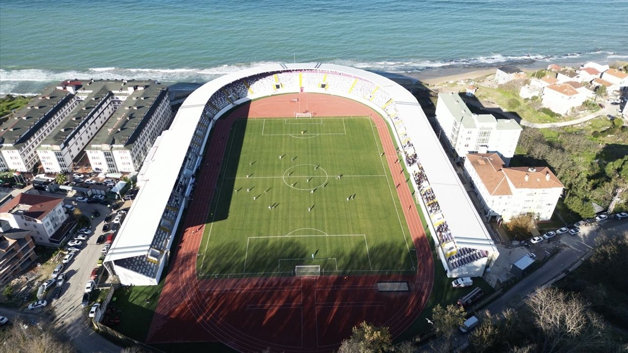 Sinop Şehir Stadı İlk Maçını Oynadı: Sinopspor Galip Geldi