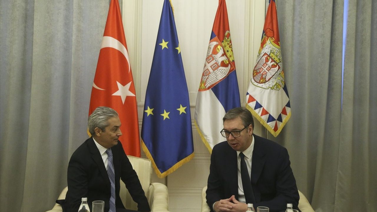 Sırbistan Cumhurbaşkanı Vucic, Türkiye Büyükelçisi Aksoy'u Ağırladı