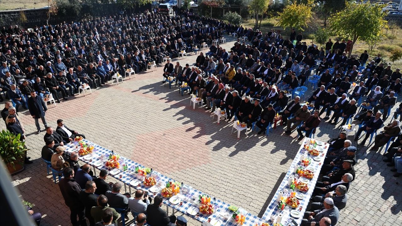 Şırnak Valisi Birol Ekici, Cizre'de Barış Yemeğine Katıldı