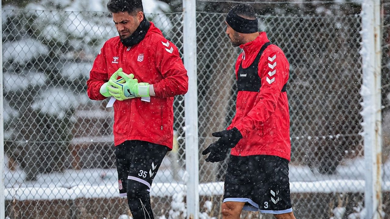 Sivasspor, Antalyaspor Maçına Hazırlıklarını Sürdürüyor