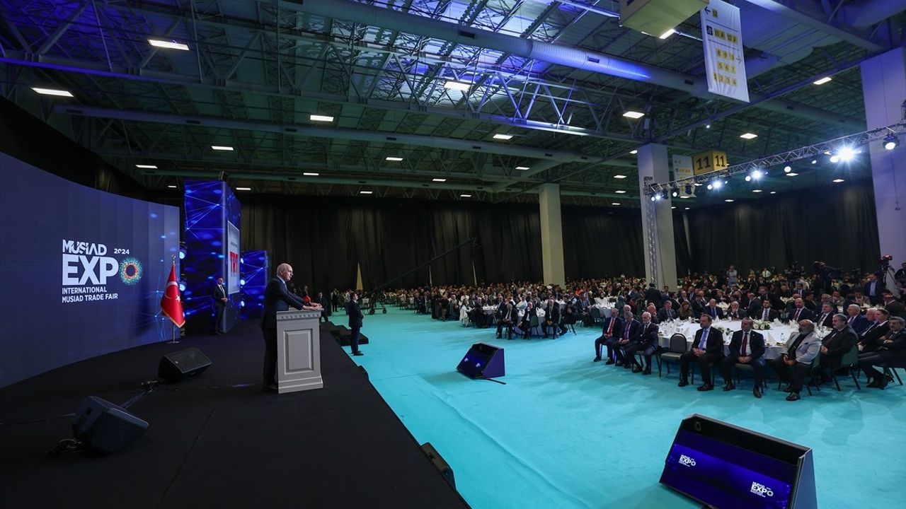 TBMM Başkanı Kurtulmuş: Türkiye'nin Demokratik Standartlarını Yükseltmeliyiz