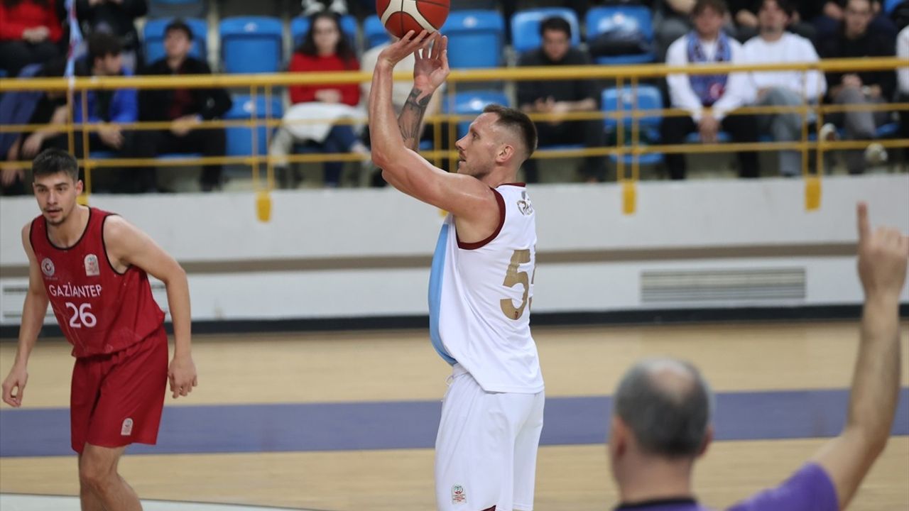 Trabzonspor, Gaziantep Basketbol'u 85-63 Yendi