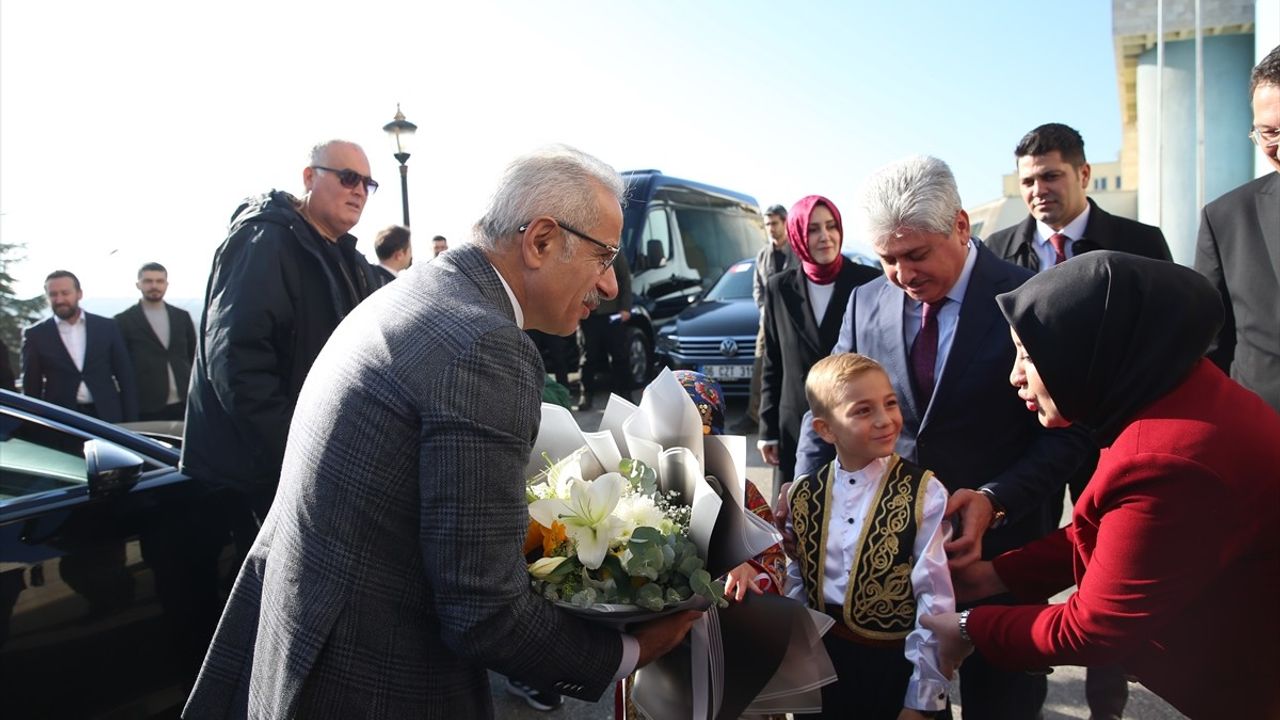 Ulaştırma Bakanı Uraloğlu, Sakarya'da Yatırım ve Projeleri Açıkladı