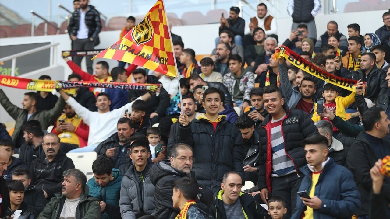 Yeni Malatyaspor 665 Gün Aradan Sonra Seyircisiyle Buluştu
