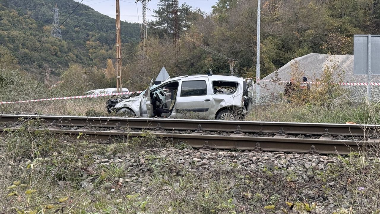 Zonguldak'ta Tren Kazası: 1 Kişi Öldü, 1 Yaralı