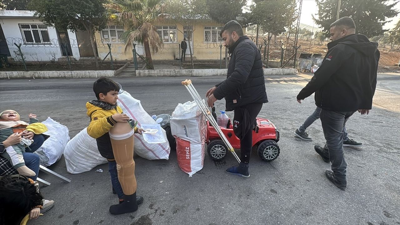 6 Yaşındaki Suriyeli Ömer, Acılarla Dolu Yolculuğun Ardından Vatanına Döndü