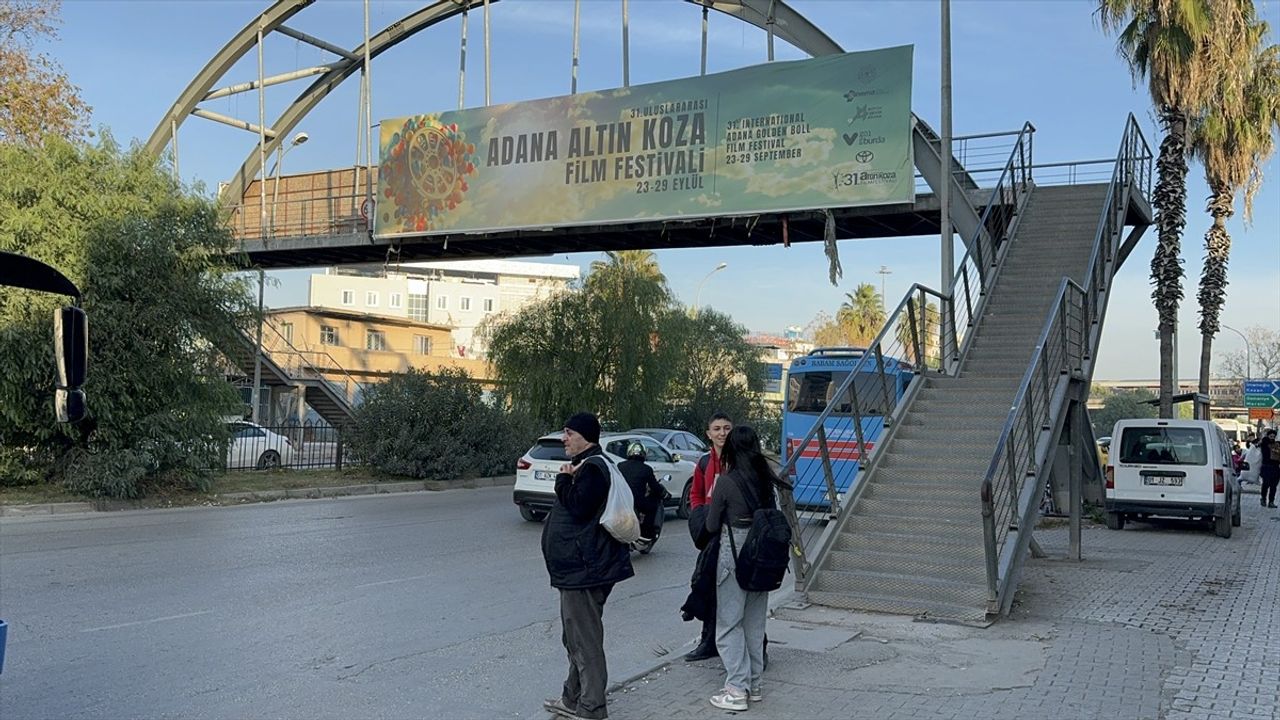 Adana'da Üst Geçidi Kullanmadığı İçin 23 Yayaya Cezai İşlem