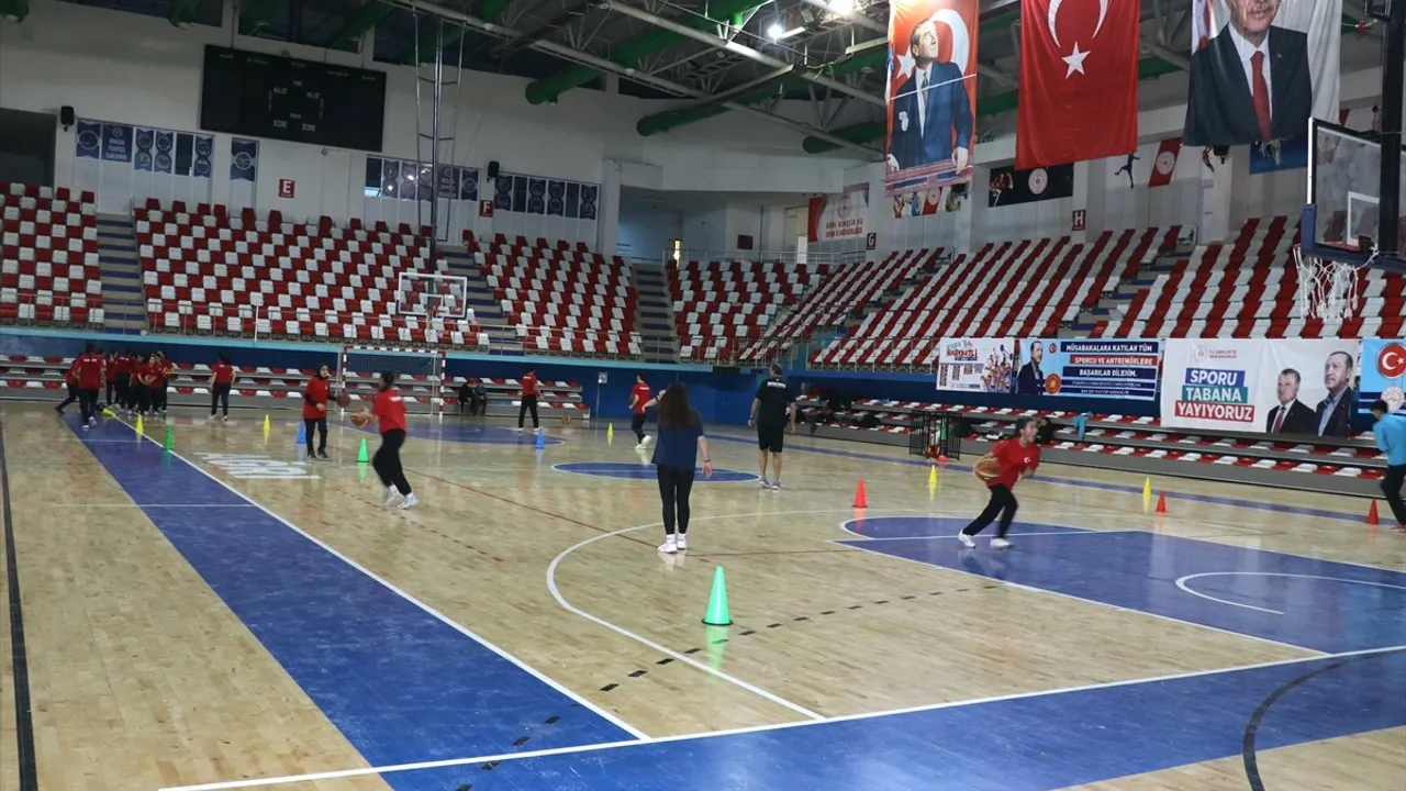 Ağrı'da Genç Basketbol Yetenekleri Eğitime Alıyor